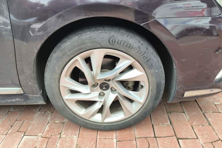 Used DS 5LS 2016 1.6T Comfort Edition THP160 Right Front Wheel Hub
