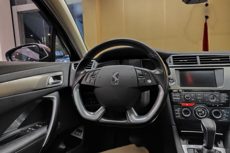Used DS 5LS 2016 1.6T Luxury Edition THP160 Steering Wheel