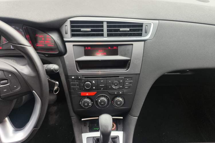 Used DS 5LS 2016 1.6T Comfort Edition THP160 Audio And AC Panel