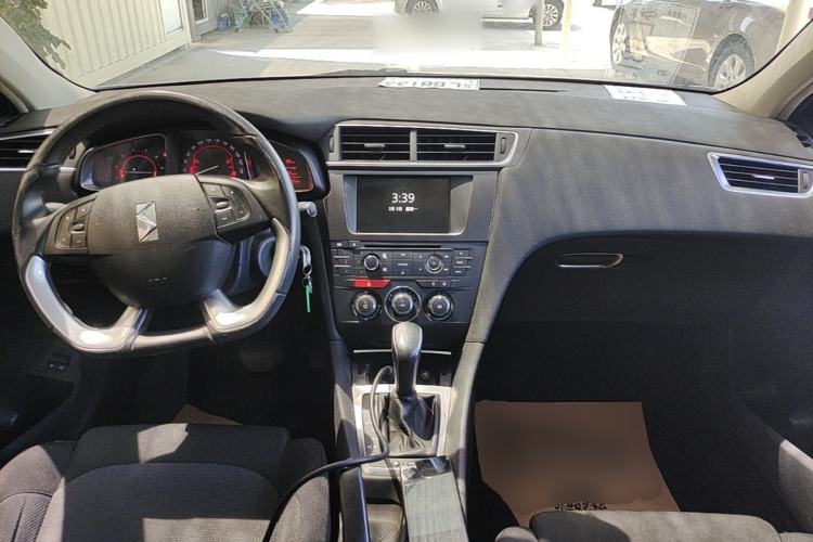 Used DS 5LS 2016 1.6T Style Edition THP160 Center Console