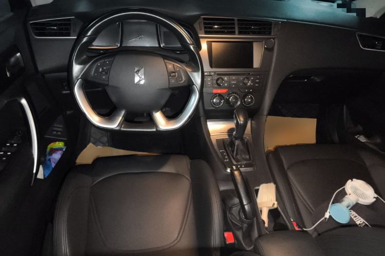 Used DS 5LS 2016 1.6T Style Edition THP160 Center Console