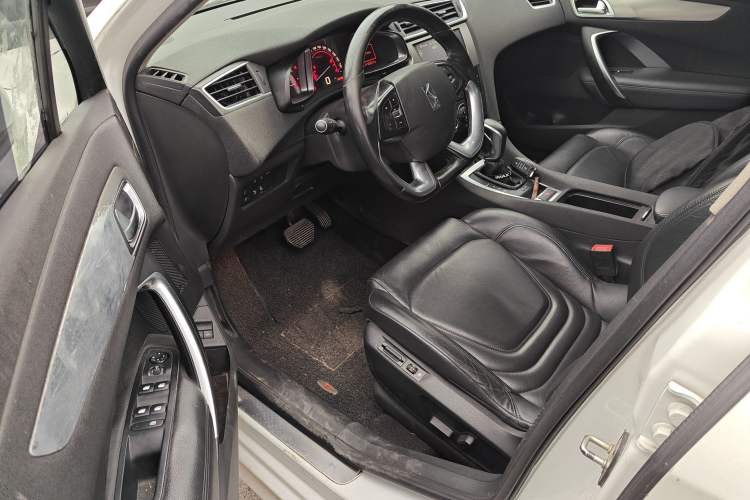 Used DS 5LS 2016 1.6T Luxury Edition THP160 Driver Seat