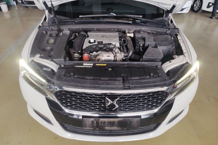Used DS 5LS 2016 1.6T Style Edition THP160 Engine Bay