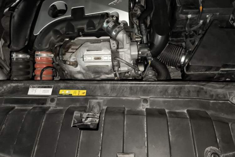 Used DS 5LS 2016 1.6T Style Edition THP160 Engine Bay