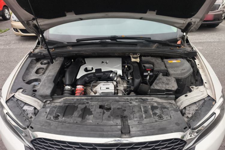 Used DS 5LS 2016 1.6T Comfort Edition THP160 Engine Bay