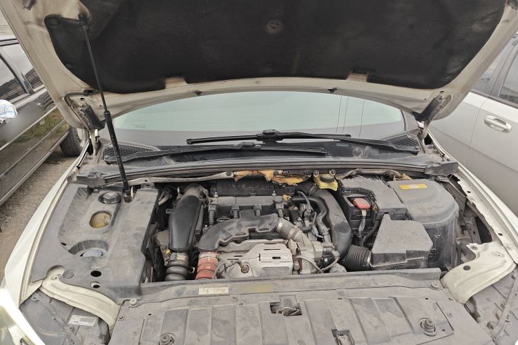 Used DS 5LS 2016 1.6T Luxury Edition THP160 Engine Bay