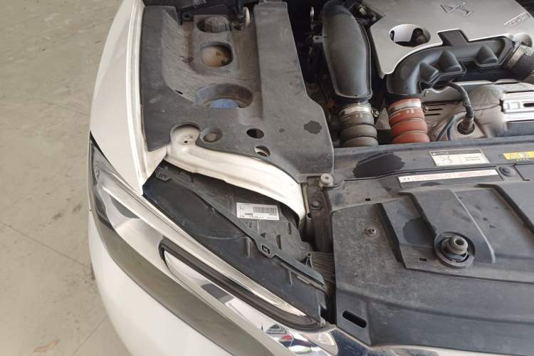 Used DS 5LS 2016 1.6T Elegant Edition THP160 Engine Bay Right