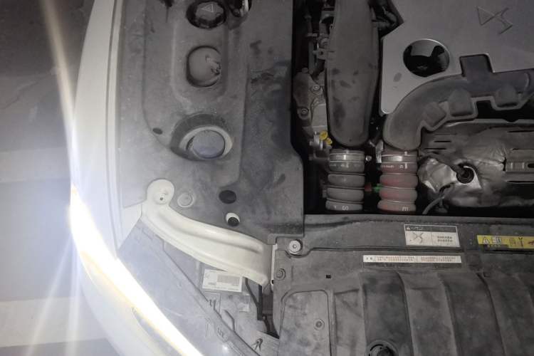 Used DS 5LS 2016 1.6T Style Edition THP160 Engine Bay Right