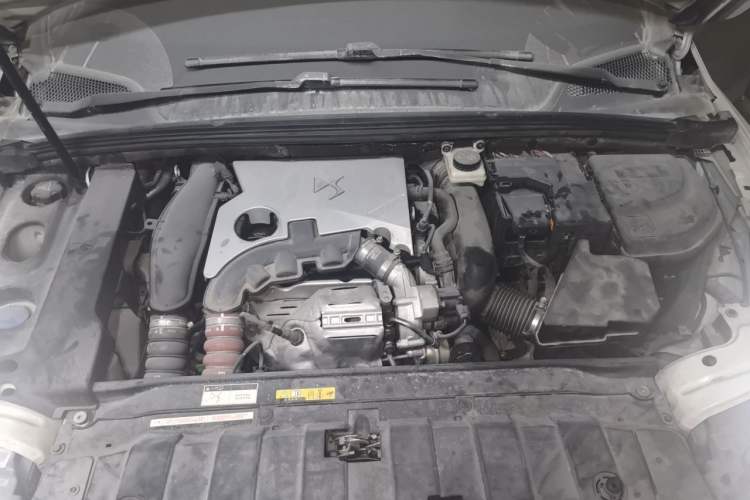 Used DS 5LS 2016 1.6T Style Edition THP160 Engine Bay