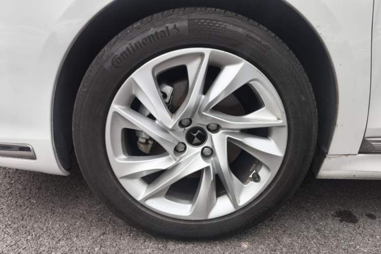 Used DS 5LS 2016 1.6T Comfort Edition THP160 Exterior 4