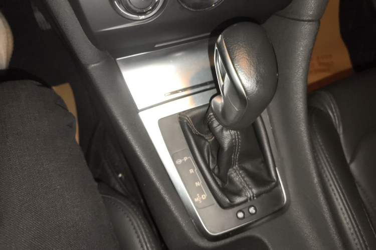 Used DS 5LS 2016 1.6T Style Edition THP160 Gear Lever