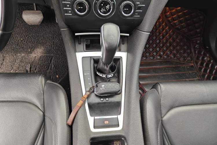 Used DS 5LS 2016 1.6T Luxury Edition THP160 Gear Lever
