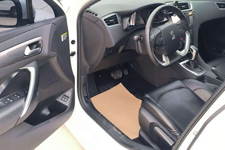 Used DS 5LS 2016 1.6T Style Edition THP160 Interior 4