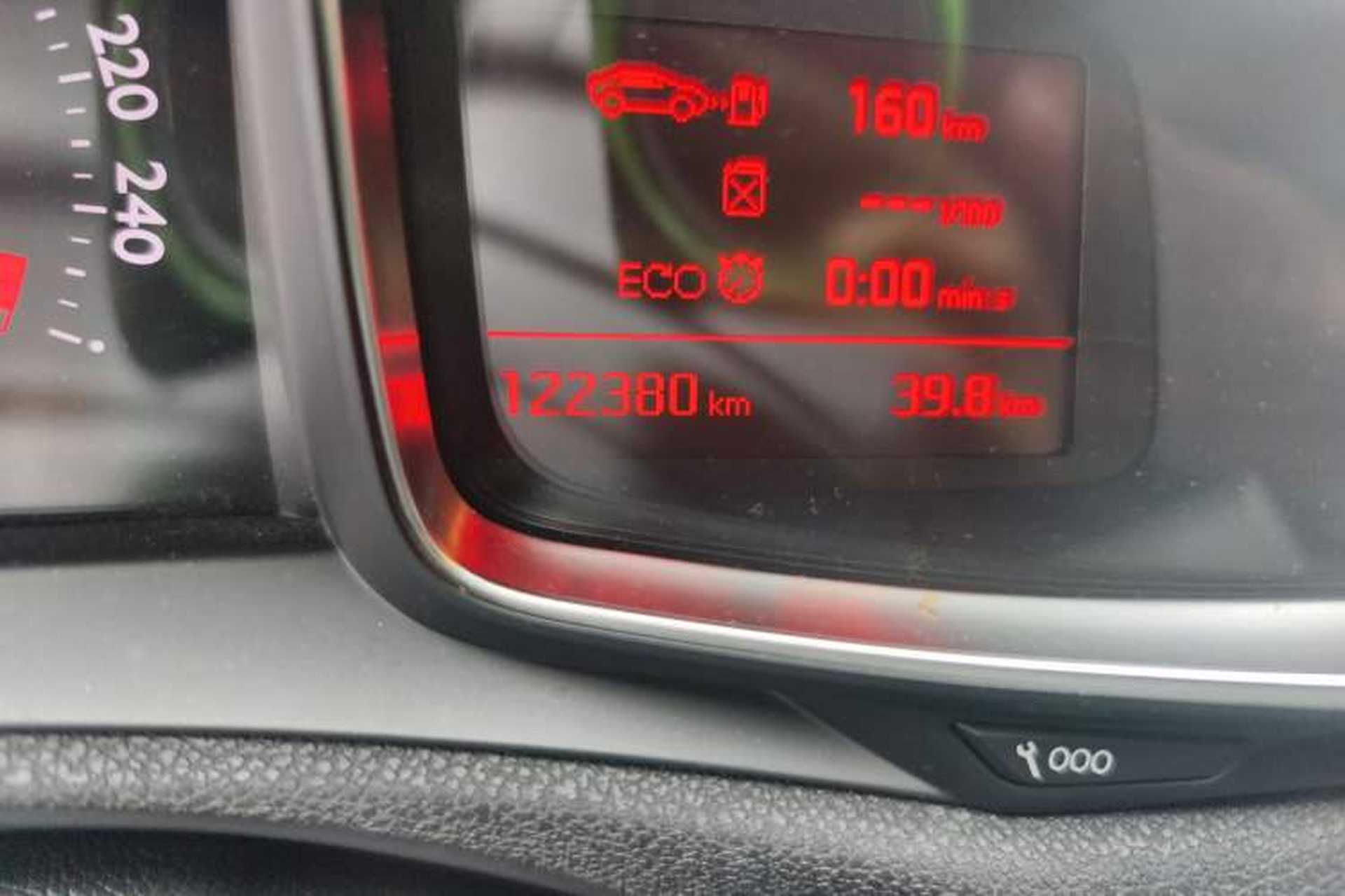 Used DS 5LS 2016 1.6T Style Edition THP160 Odometer Close Up