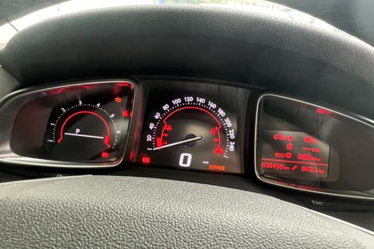 Used DS 5LS 2016 1.6T Style Edition THP160 Odometer Close Up
