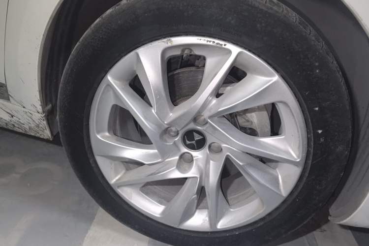 Used DS 5LS 2016 1.6T Style Edition THP160 Right Front Wheel Hub