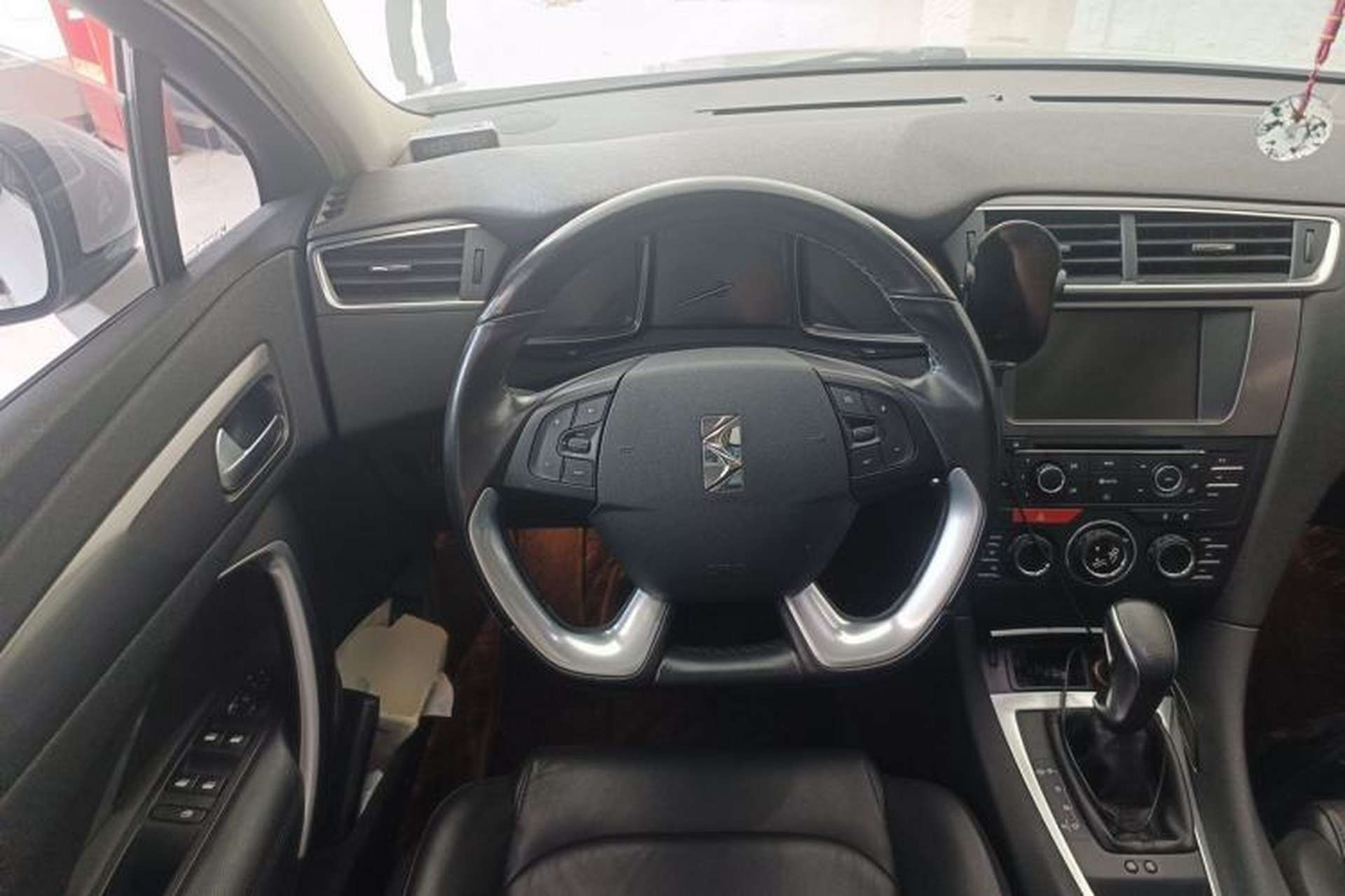 Used DS 5LS 2016 1.6T Elegant Edition THP160 Steering Wheel