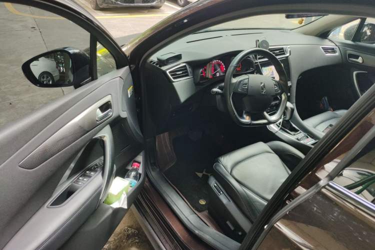 Used DS 5LS 2018 30THP Fashion Model Driver Seat