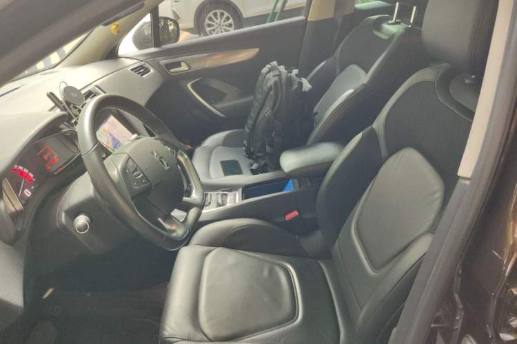 Used DS 5LS 2018 30THP Fashion Model Left Front Seat