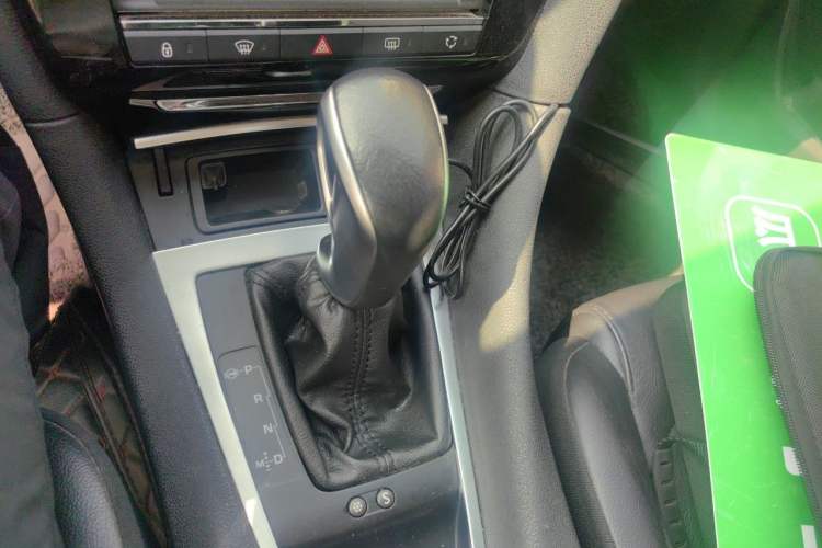 Used DS 5LS 2018 30THP Prestige Edition Gear Lever