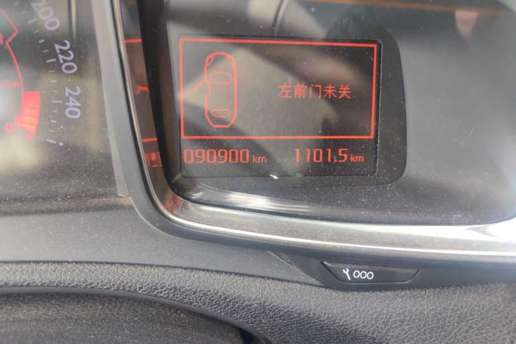 Used DS 5LS 2018 30THP Prestige Edition Odometer Close Up