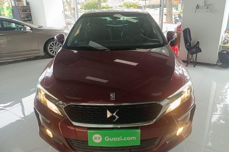 Used DS 5LS 2018 30THP Fashion Model Front