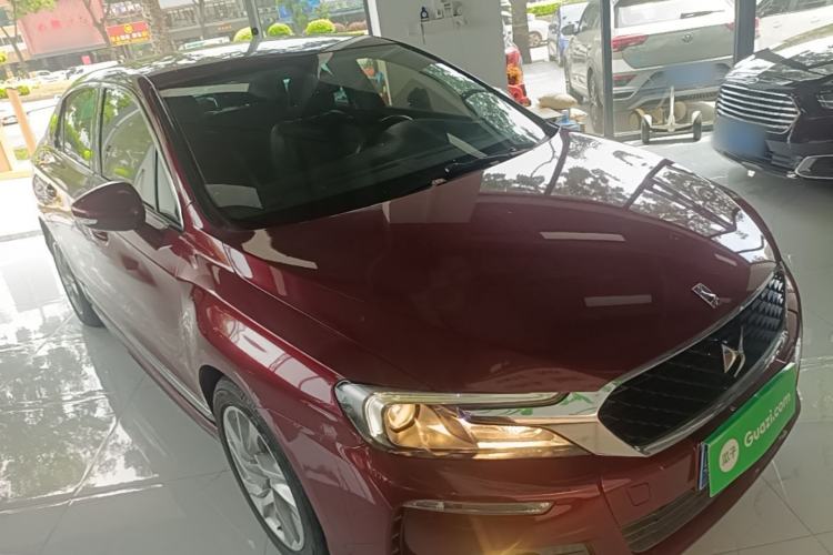 Used DS 5LS 2018 30THP Fashion Model Front Right 45 Deg
