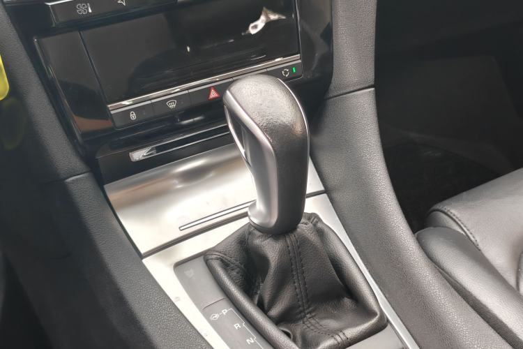 Used DS 5LS 2018 30THP Fashion Model Gear Lever