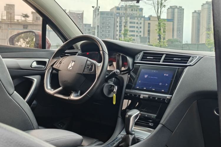 Used DS 5LS 2018 30THP Fashion Model Interior 2