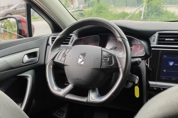 Used DS 5LS 2018 30THP Fashion Model Steering Wheel