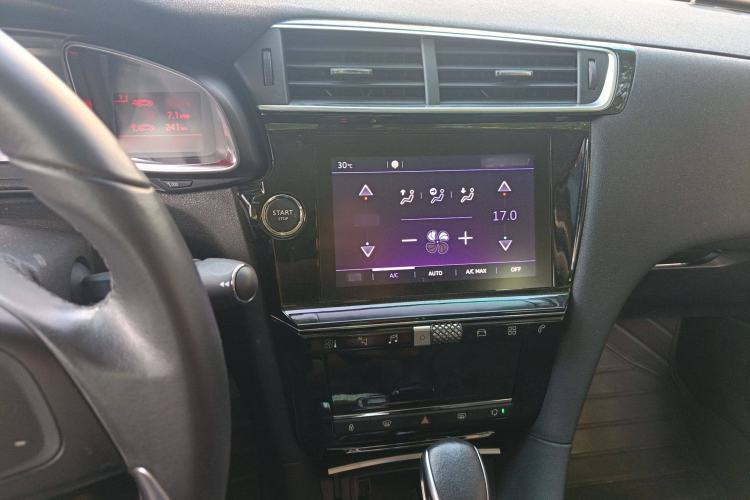 Used DS 5LS 2018 30THP Prestige Edition Audio And AC Panel
