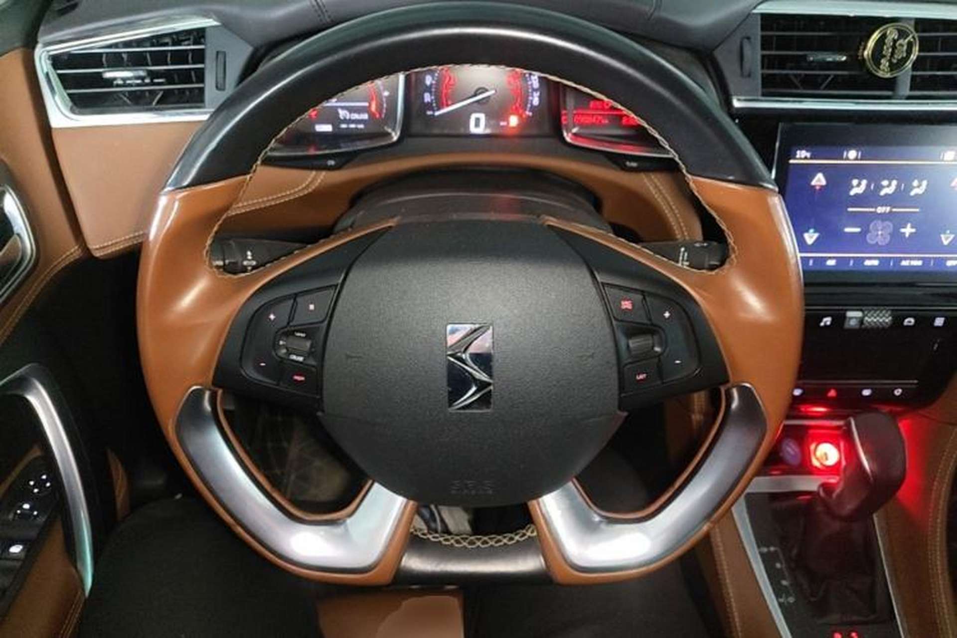 Used DS 5LS 2018 30THP Prestige Edition Steering Wheel