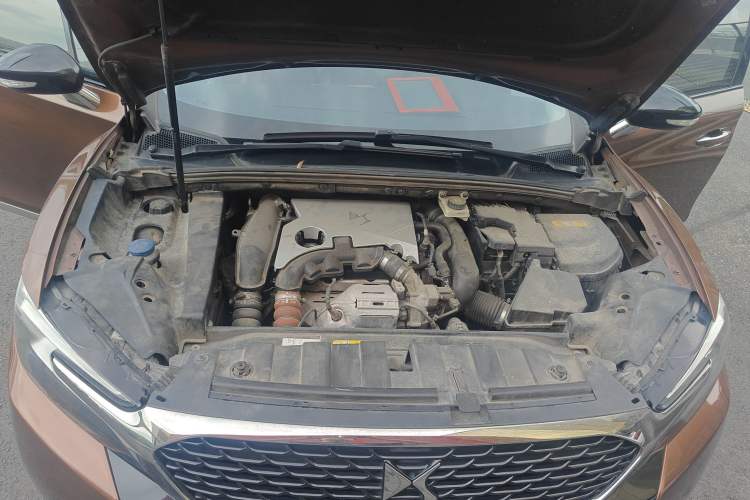 Used DS 6 2014 1.6T Luxury Edition THP160 Engine Bay