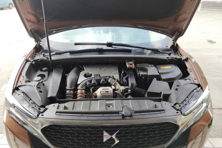 Used DS 6 2014 1.6T Luxury Edition THP160 Engine Bay