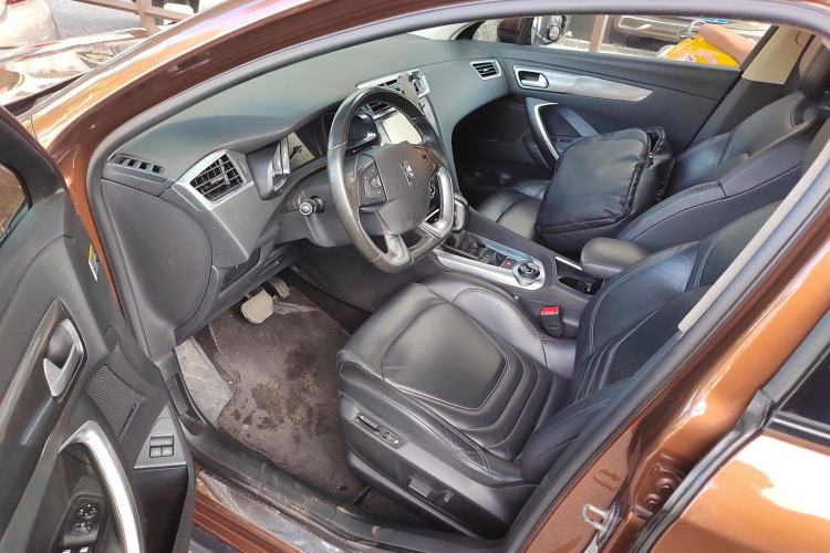 Used DS 6 2016 1.6T Luxury Edition THP160 Interior 3