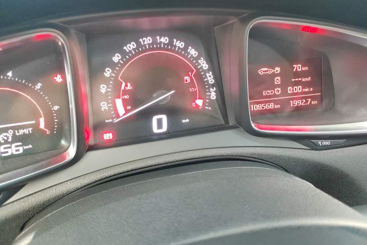 Used DS 6 2016 1.6T Luxury Edition THP160 Odometer Close Up