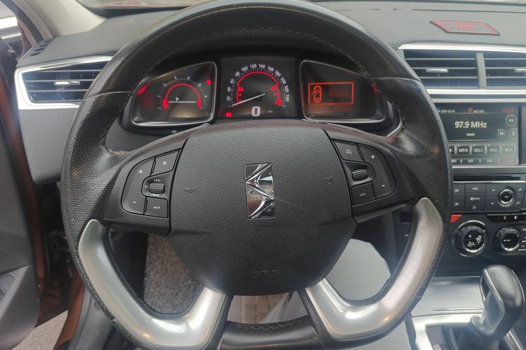 Used DS 6 2014 1.6T Luxury Edition THP160 Steering Wheel