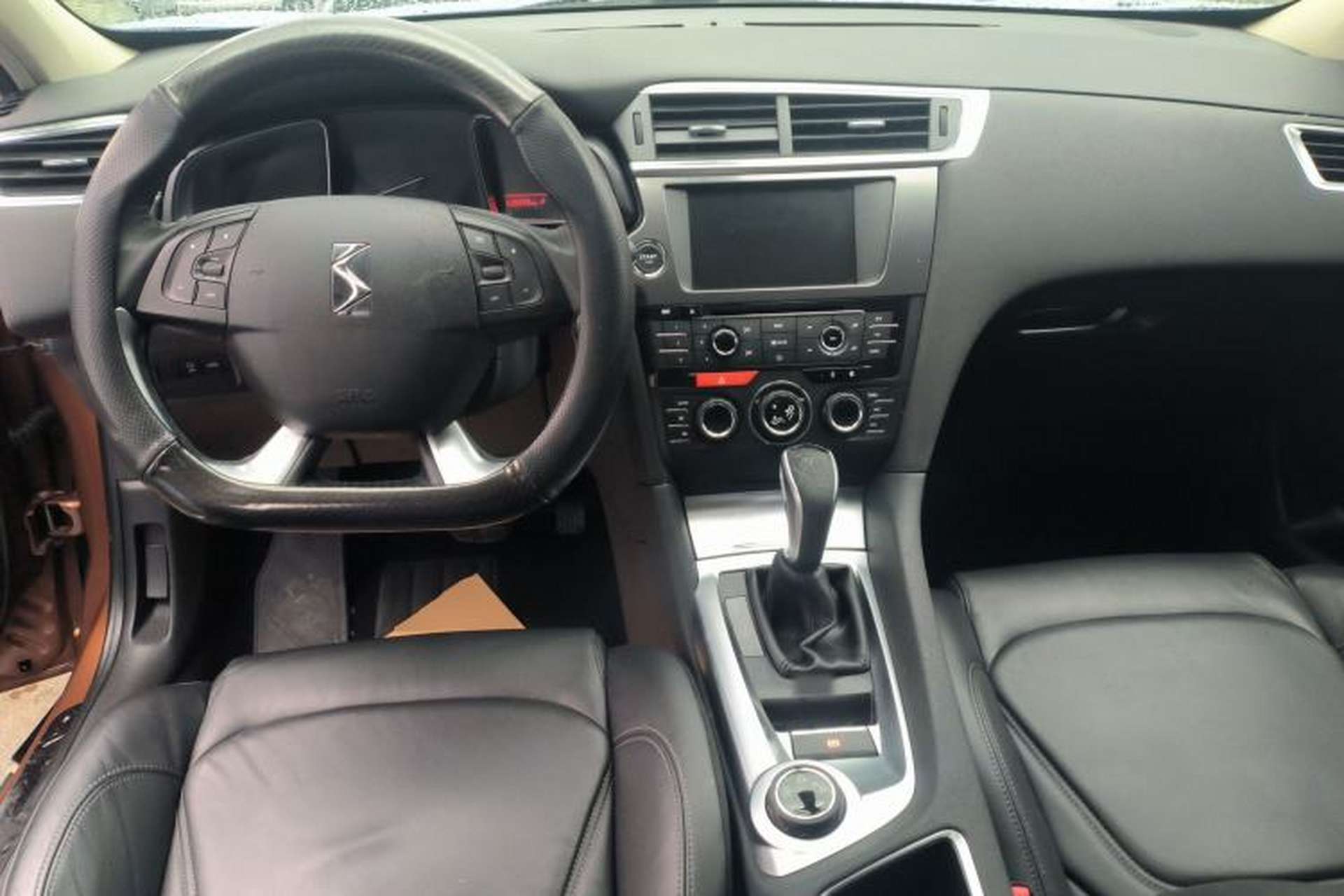 Used DS 6 2014 1.6T Luxury Edition THP160 Center Console