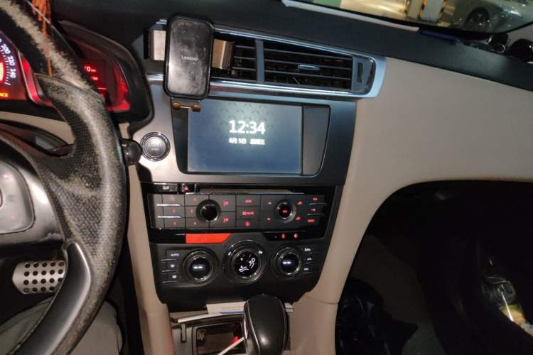 Used DS 6 2014 1.6T Luxury Edition THP200 Audio And AC Panel