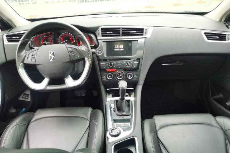 Used DS 6 2014 1.6T Luxury Edition THP160 Center Console