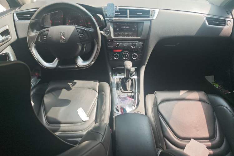 Used DS 6 2014 1.6T Luxury Edition THP160 Center Console