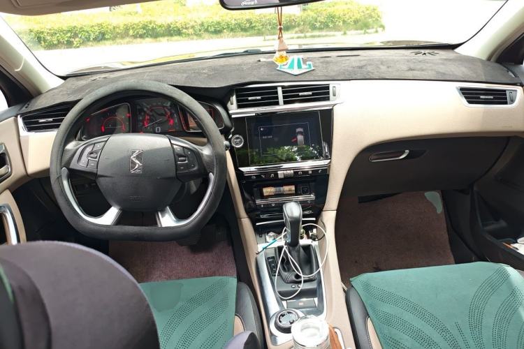 Used DS 6 2014 1.6T Luxury Edition THP160 Center Console