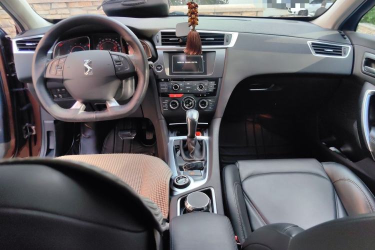 Used DS 6 2014 1.6T Luxury Edition THP160 Center Console