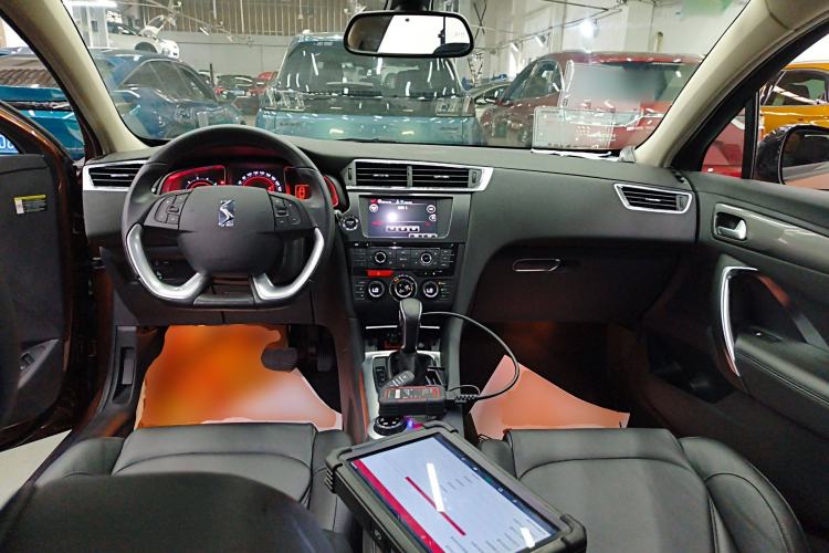Used DS 6 2014 1.6T Luxury Edition THP160 Center Console
