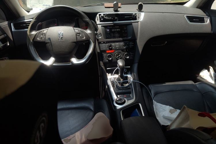 Used DS 6 2014 1.6T Luxury Edition THP160 Center Console