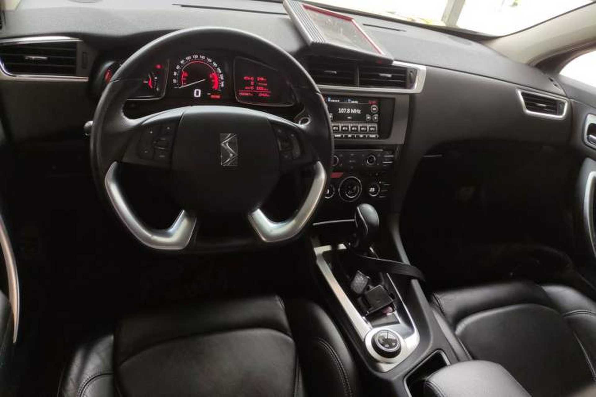 Used DS 6 2014 1.6T Luxury Edition THP160 Center Console