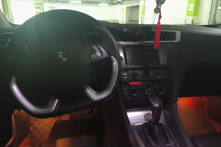Used DS 6 2014 1.6T Luxury Edition THP160 Center Console