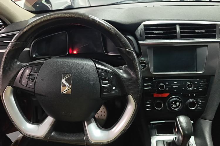 Used DS 6 2014 1.6T Luxury Edition THP160 Center Console