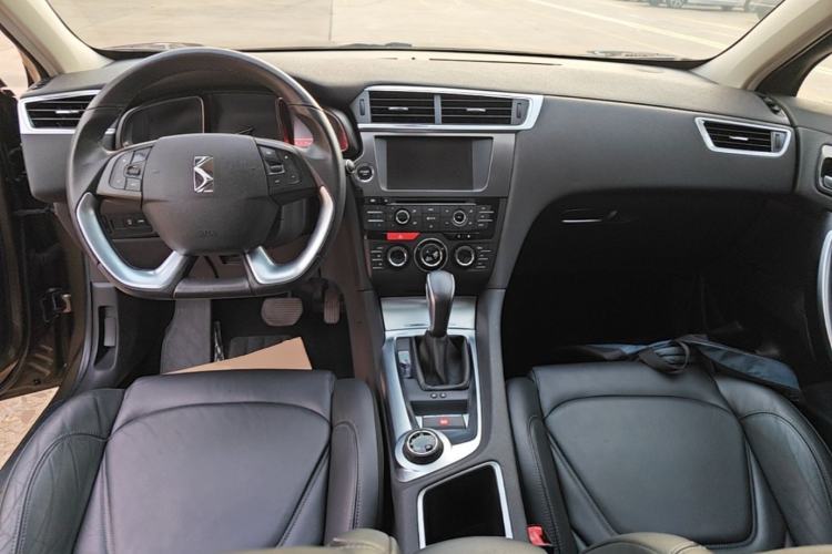 Used DS 6 2014 1.6T Luxury Edition THP160 Center Console