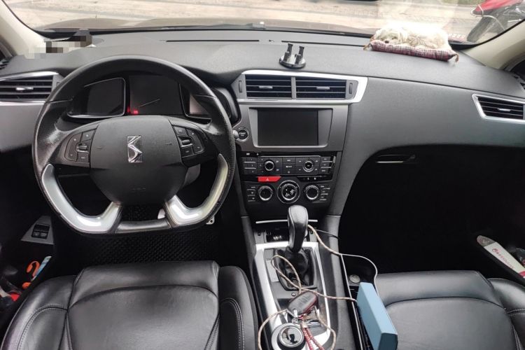 Used DS 6 2014 1.6T Luxury Edition THP200 Center Console